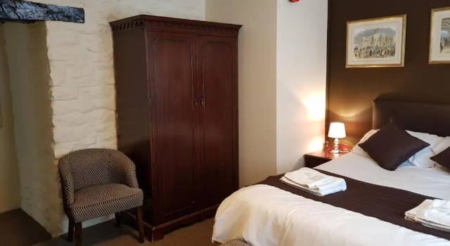 Двухместный номер Standard Old George Hotel