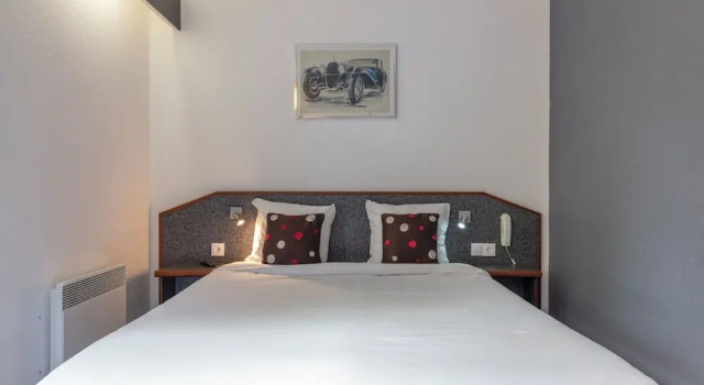 Трёхместный семейный номер Standard с балконом Hôtel Restaurant La Vallée Noble, proche Eguisheim Colmar