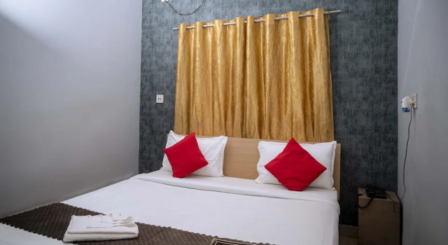 Town & Country Inn By OYO Rooms, Varaa Hotelli 3 tähden hotellit kohteessa Assam, 3*