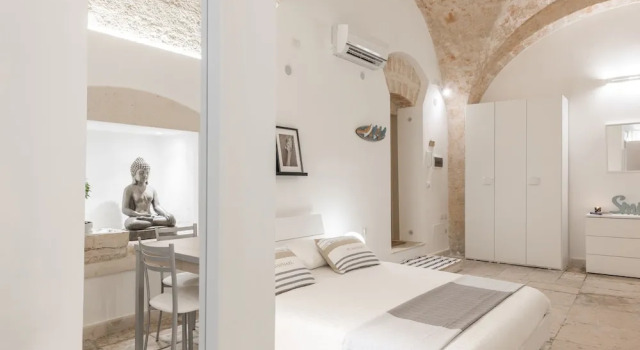 Stone Apartment M8 Bari City Center, Забронировать Апартаменты/квартира Бари Bari Province, рядом с Малый театр