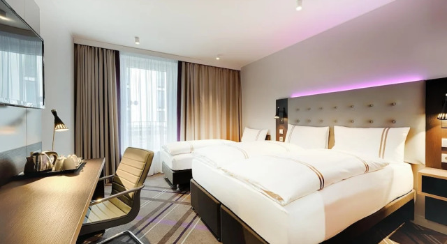 Трёхместный номер Standard Premier Inn Hamburg City Klostertor