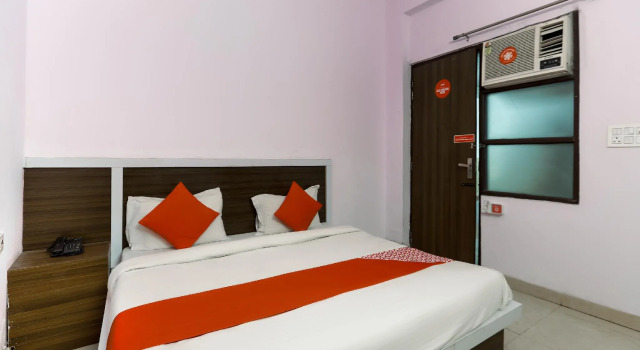OYO 70642 Noida Villa, Забронировать Вилла Нойда штат Уттар-Прадеш
