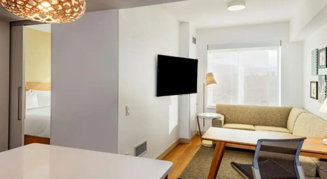 Dwuosobowy suite 1 sypialnia z widokiem na miasto Element by Marriott Bend