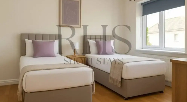4-bed Home in Maidenhead, Забронировать Дом для отпуска Виллы Мейденхед, Вилла