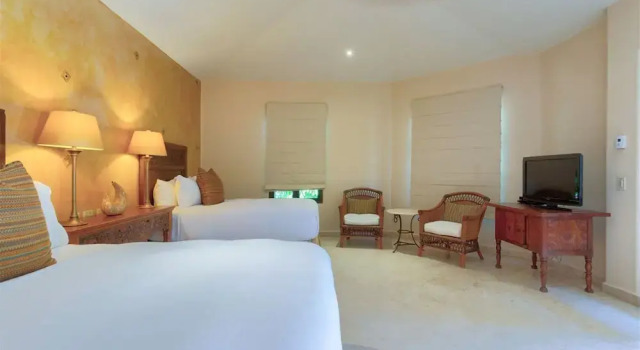 Villa Tranquila: 4 Bedroom Ocean View Villa Perfect for Relaxing at a Discounted Rate!