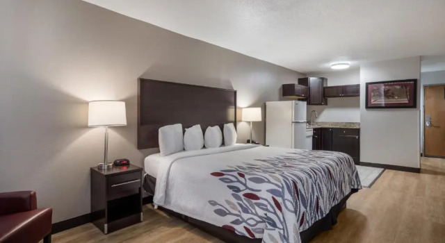Двухместный люкс Red Roof Inn & Suites Jacksonville, NC