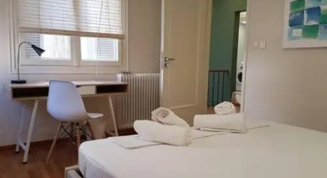 Flat 7 bedrooms 3 bathrooms - Athens, Забронировать Отель Афины Острова Саронического залива - Аттика, рядом с Афинская Академия