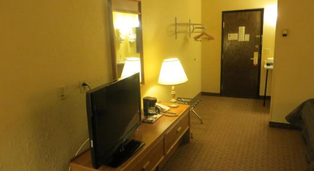 Четырёхместный номер Standard Super 8 by Wyndham Owatonna
