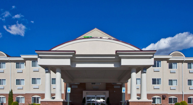 Holiday Inn Express Hotel & Suites Charlotte, Varaa Hotelli Charlotte Michigan