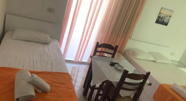 Hotel Vila Kafe, Book Hotel Hoteller i Himarë med pool, Swimmingpool