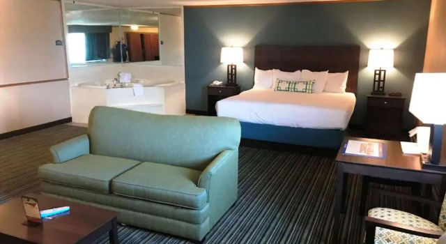 Двухместный люкс Deluxe Best Western Woodhaven Inn