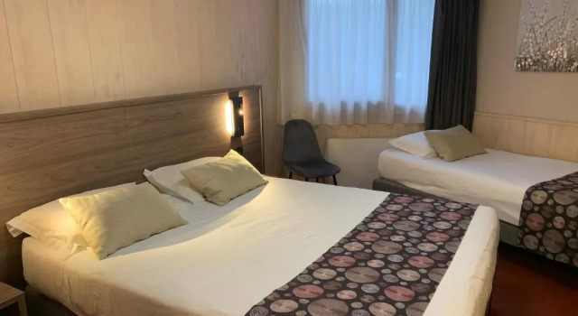 Трёхместный номер Standard Logis Hotel Le Lac
