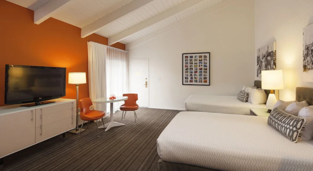 Четырёхместный номер Deluxe Inn at Venice Beach
