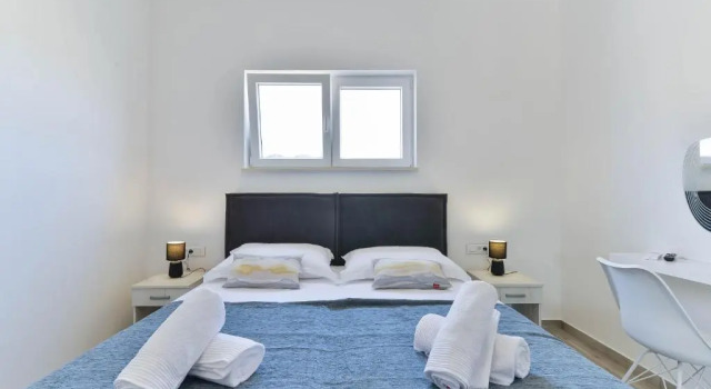Luxury villa with pool near the beach 2, Book Villa Hotels in Mulo with a Pool, Swimming Pool