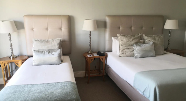 Трёхместный номер Standard The Riverside Hotel