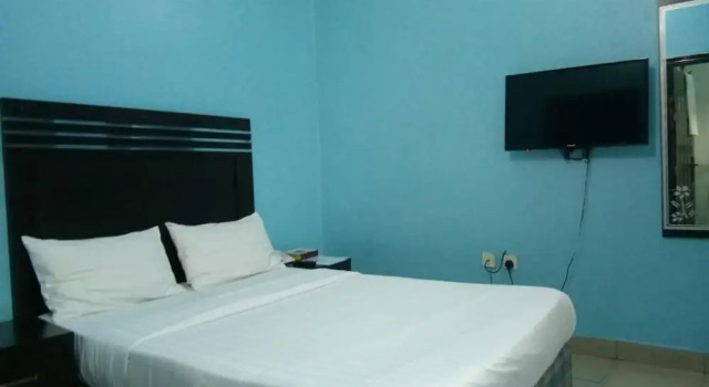 Номер Standard Jesuit Continental Suites