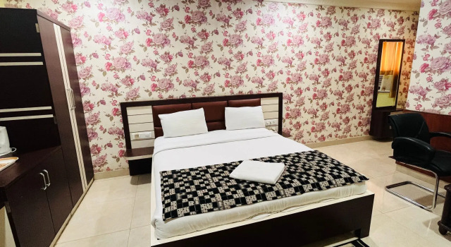 Sarojinee Residency