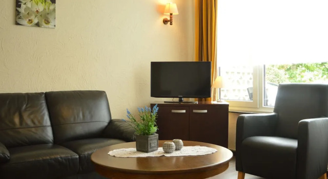 Homely Apartment in Schin op Geul With Terrace, Забронировать Апартаменты/квартира Отели Heuvelland с парковкой, Парковка