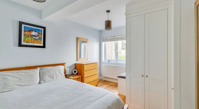 Fantastic 1BD Flat With Garden Central Kingston, Забронировать Отель Хемптон-Уик Кингстон-апон-Темс