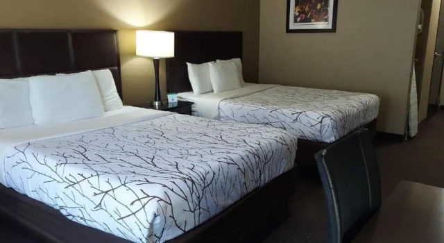 Parkwood Inn & Suites, Book Hotel Manhattan Kansas