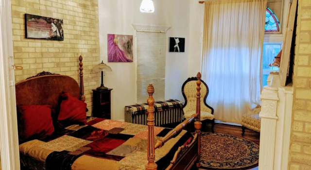Authentic 1 Bedroom Toronto Home, Varaa Hotelli Toronto 