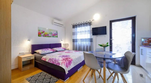 Студия с балконом и с видом на море Stela Apartments