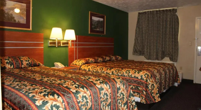 Четырёхместный номер Standard Apple Annies Inn