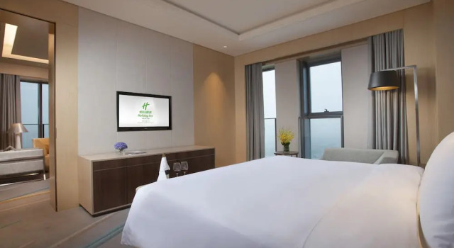 Люкс c 1 комнатой Holiday Inn Suzhou Huirong Plaza by IHG