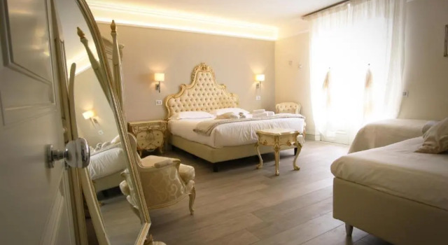 Четырёхместный номер Standard с балконом и с видом на море Hotel Villa Margherita