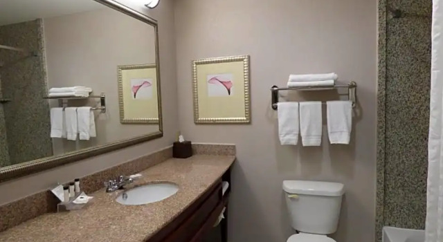 Трёхместный люкс Country Inn & Suites by Radisson, Pensacola West, FL