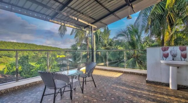 14 Door Home Stay, Book Hotel Hotels in Goa with a Pool, Swimming Pool
