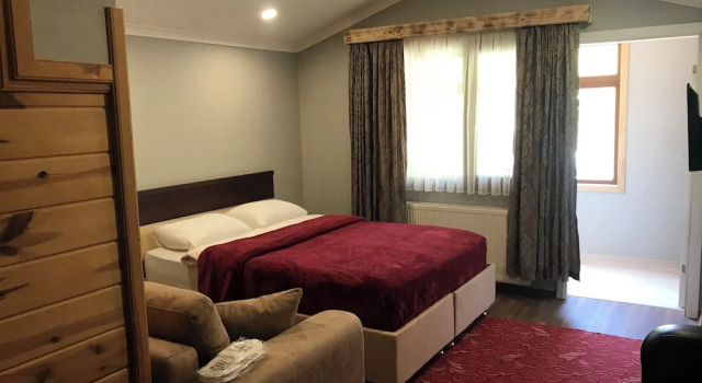Yedigoller Hotel & Restaurant