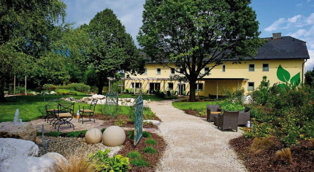Hotel Sonnenhof, Book Hotel  