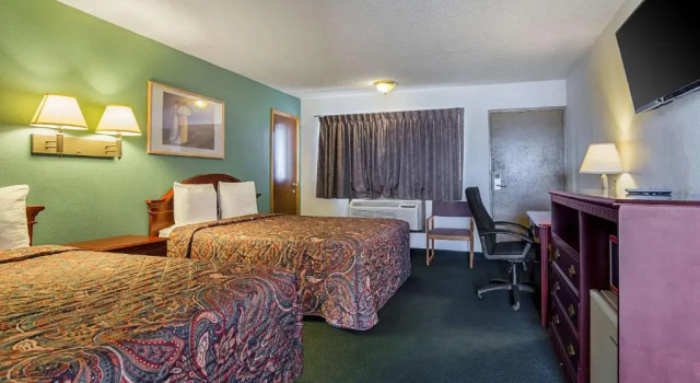 Standard- firedobbelt værelse Econo Lodge