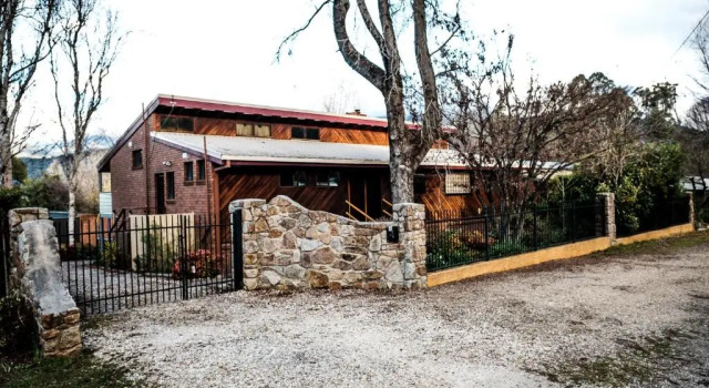 Коттедж с 3 комнатами Alpine Guest House