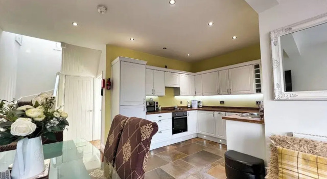 3 Bedrooms - 2 Bath Rooms - Dog Friendly - Parking, Buchen Sie Ferienhaus Hotels in Schottland mit Parkplatz, Parkplätze