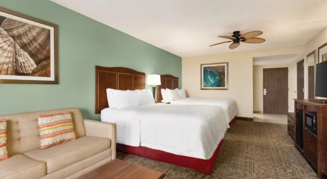 Четырёхместный номер Standard oceanfront Hampton Inn & Suites Outer Banks/Corolla