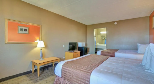 Четырёхместный номер Standard Americas Best Value Inn Laredo