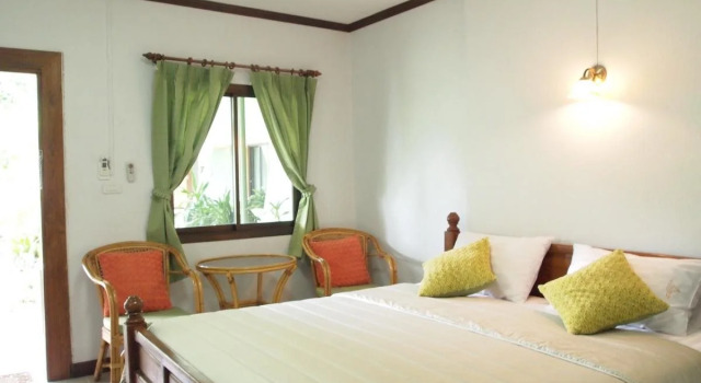Baan Sala Lung Dam Hotel