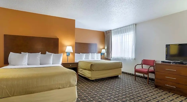 Шестиместный люкс Quality Inn Osceola