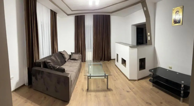 Cozy Villa, Забронировать Вилла Отели Арджеш с парковкой, Парковка
