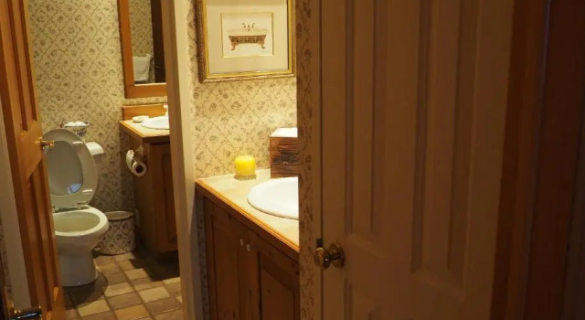 Cozy 2 bedrooms condo with stunning Mont Tremblant mountain and lakeview, Rezervasyon Otel Mont-Tremblant Village 