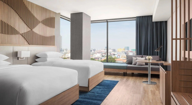 Четырёхместный номер Executive Courtyard by Marriott Phnom Penh