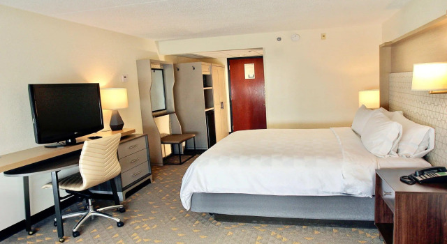 Двухместный номер Standard Holiday Inn Hotel & Suites Overland Park-Convention Center by IHG