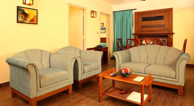 Апартаменты Standard с 3 комнатами с балконом Riviera Suites