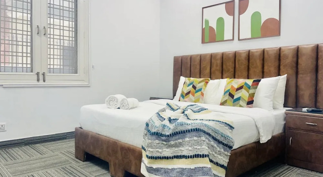 BluO Awesome 1BHK DLF Galleria Market ,Gym TT