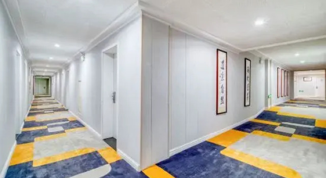 Yunzhen Serviced Apartment (Shaoxing East Station Shangbaihe City)