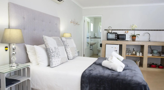 401 Rozendal Cottages
