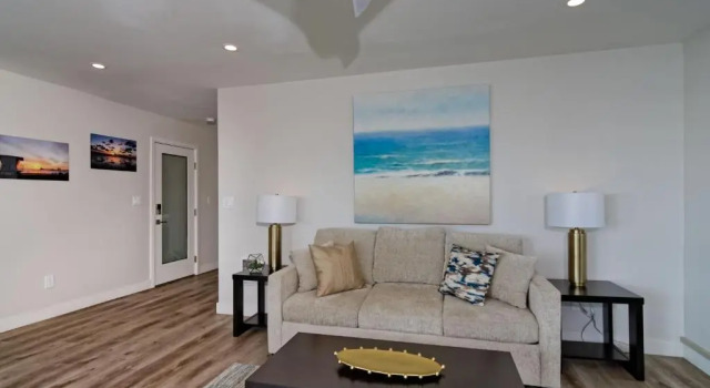 Ocean Villas Beach Front, Забронировать Отель Карлсбад San Diego County, рядом с New Village Arts Theatre