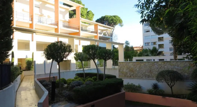 Апартаменты с видом на бассейн Viva Riviera -14 Avenue Isola Bella